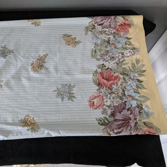 Vintage Gloria Vanderbilt Cottage Rose Twin Bedding - Picture 1 of 15